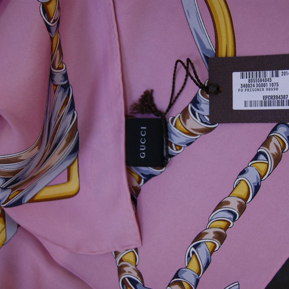 New Gucci Scarf Iconic Logo Gold Chain Barbie Pink Silk Wrap - Picture 8 of 15